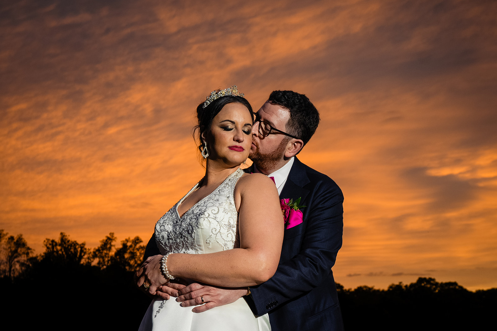 Sunset photo of bride and groom at historic Gunston Hall in Virginia by Potok's World Photography