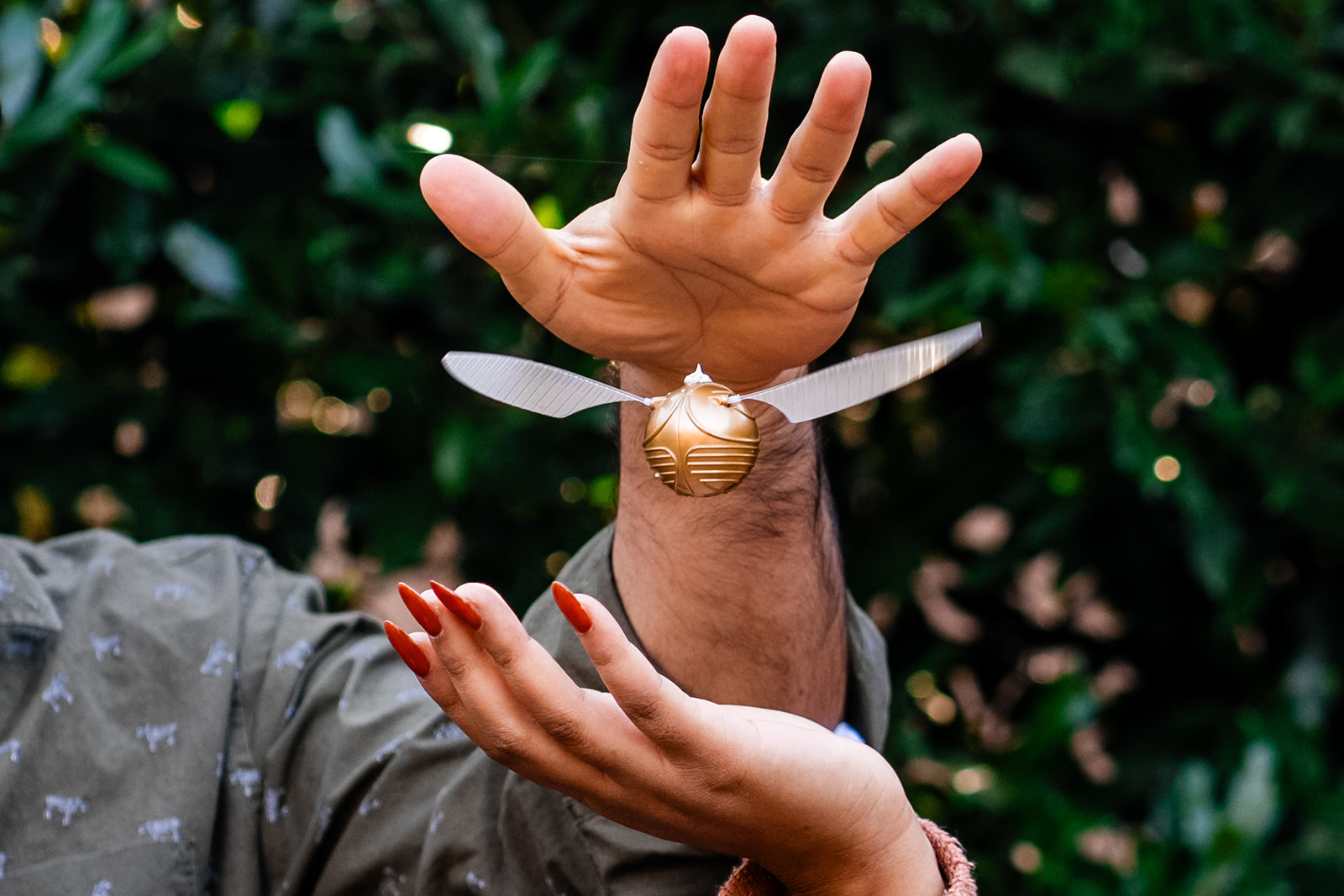 Harry Potter themed engagement photos at the Smithsonian Gardens DC by Potok's World Photography