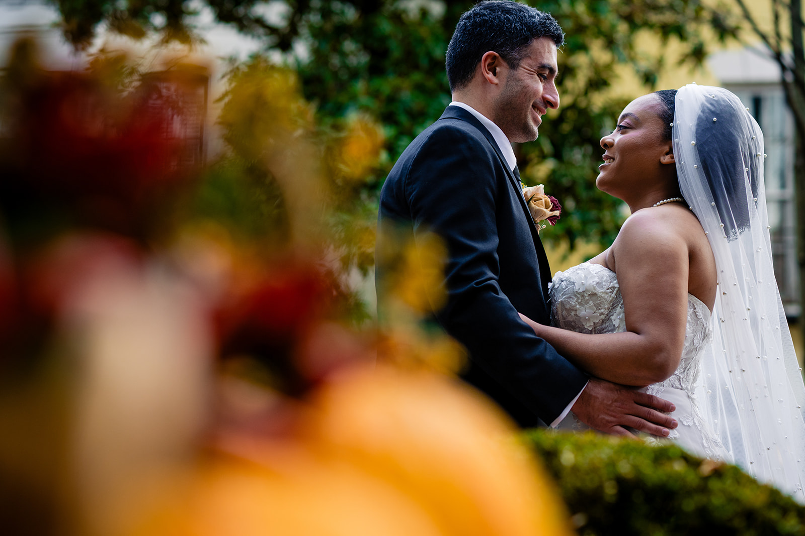 Bride and groom fall portraits in Georgetown DC by Potok's World Photography
