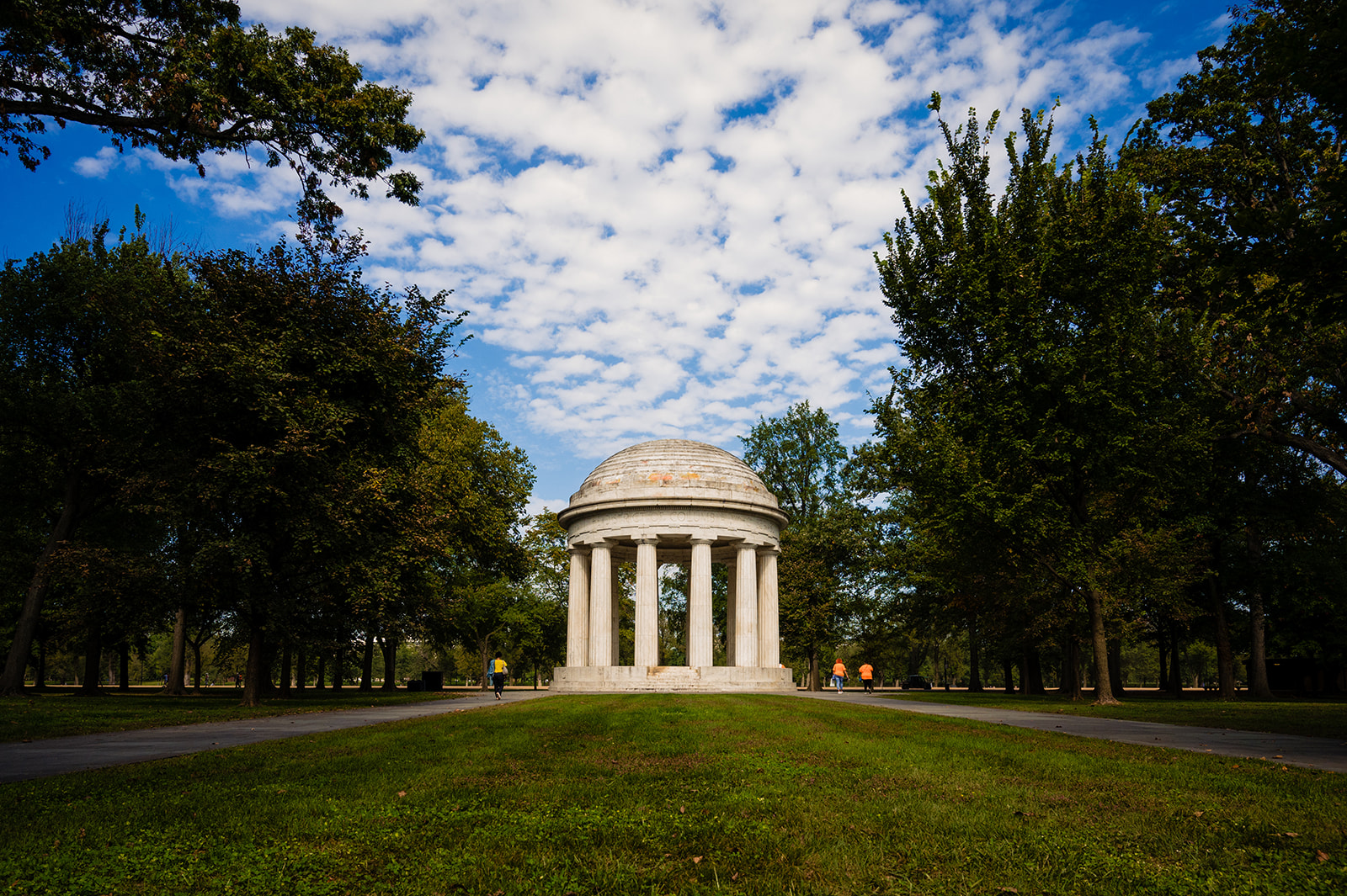 Surprise proposal at the Washington DC War Memorial by Potok's World Photography